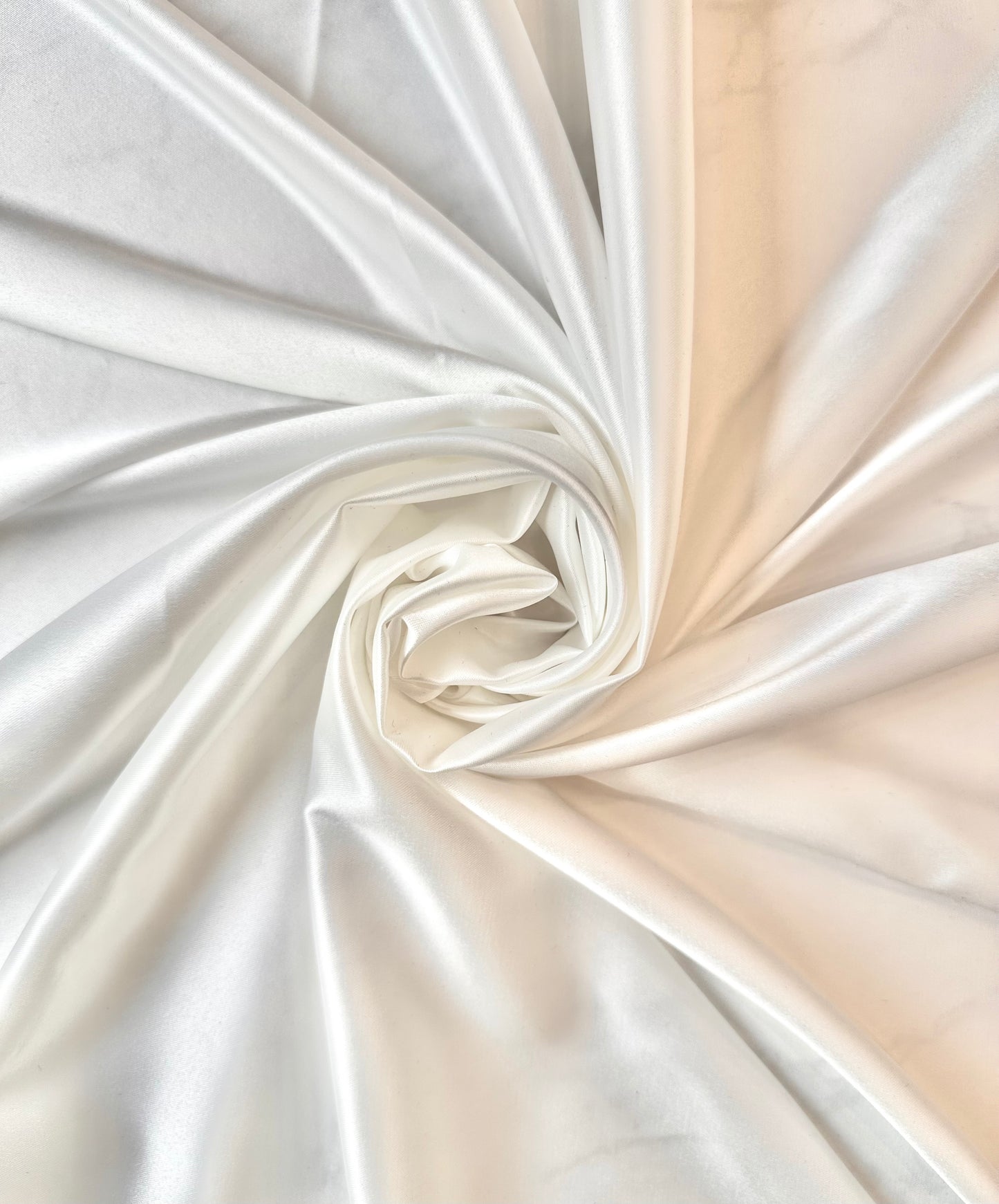 WHIST: Satin de polyester blanc écrue strech
