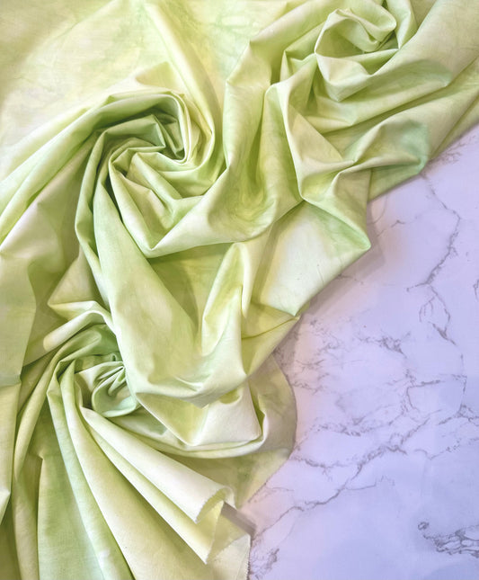 FRANCIS: Popeline de coton française tie and die - nuance vert pomme