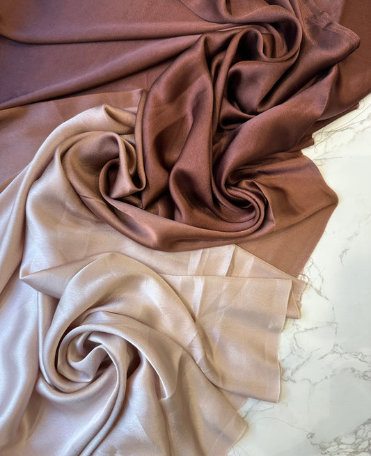 AIKO: Satin dégradé effet lavé nuance moka-champagne