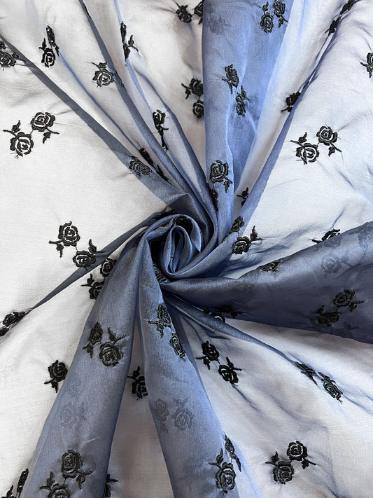 NICKY: Patrón floral de organza de seda bordada