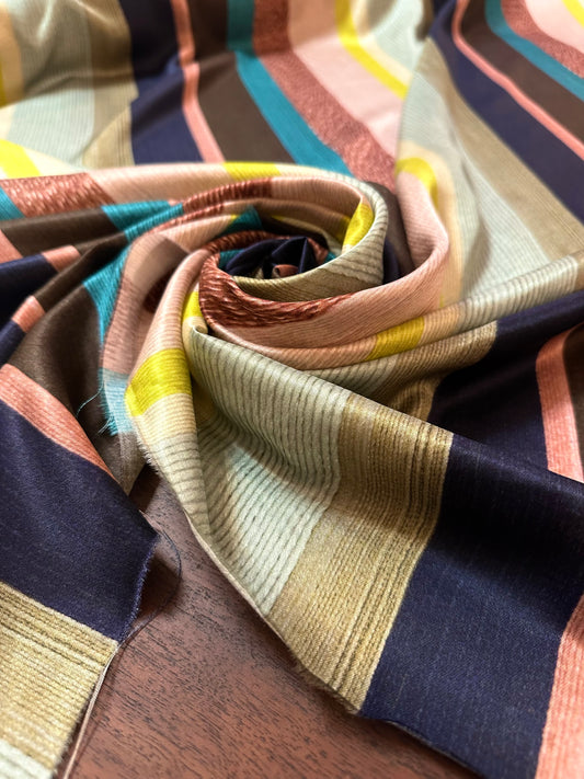 MEANAS: Satin de soie imprimée rayures irrégulières