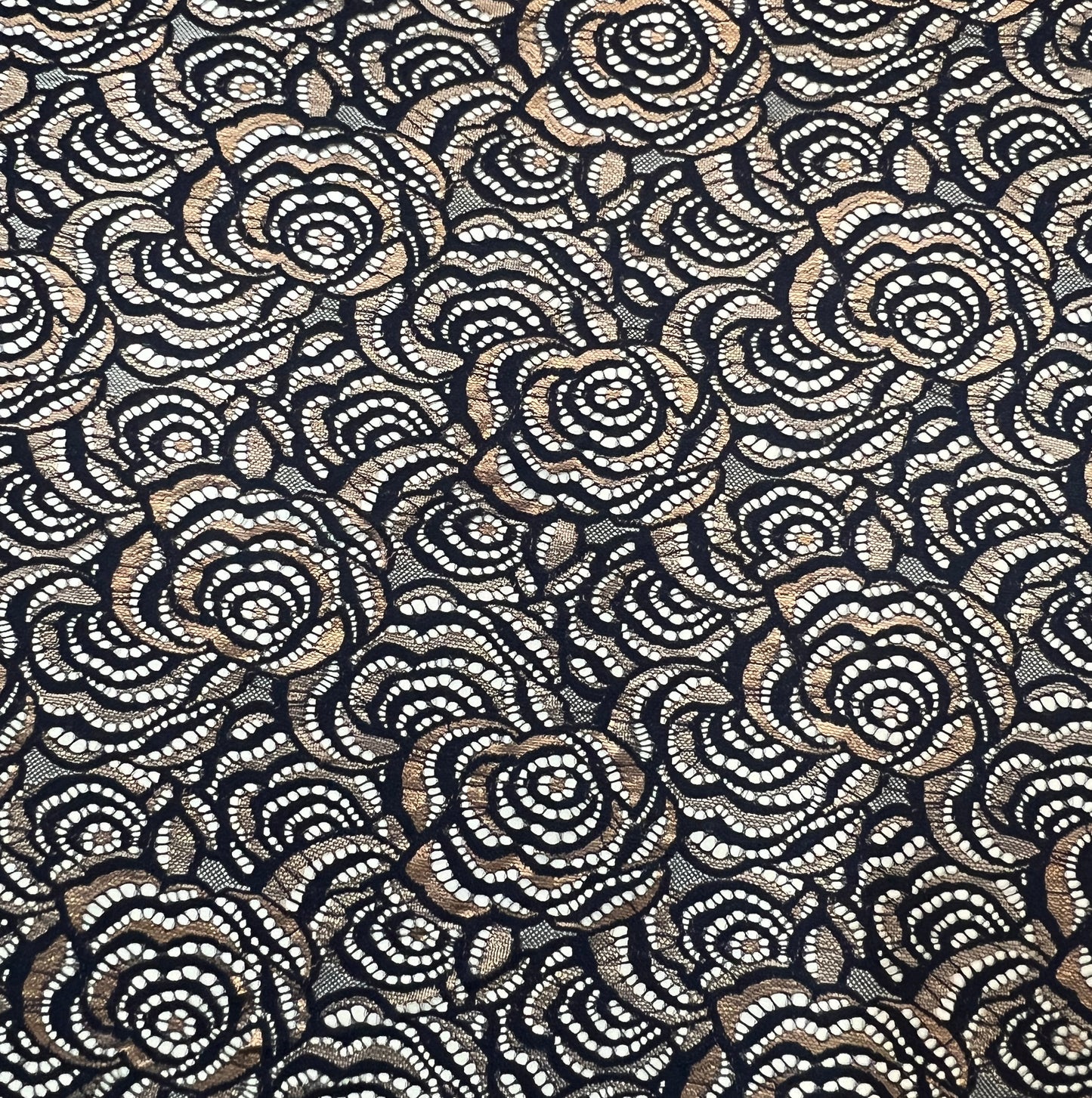 JAY: Dentelle florale marine et doré