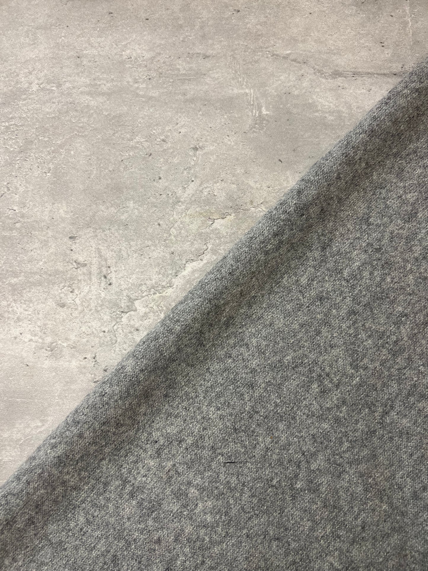 GIORGIO: Jersey de Laine gris clair chiné