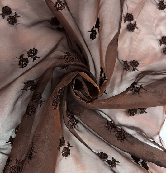 PRAERIA: Organza de soie brodée à petite fleures