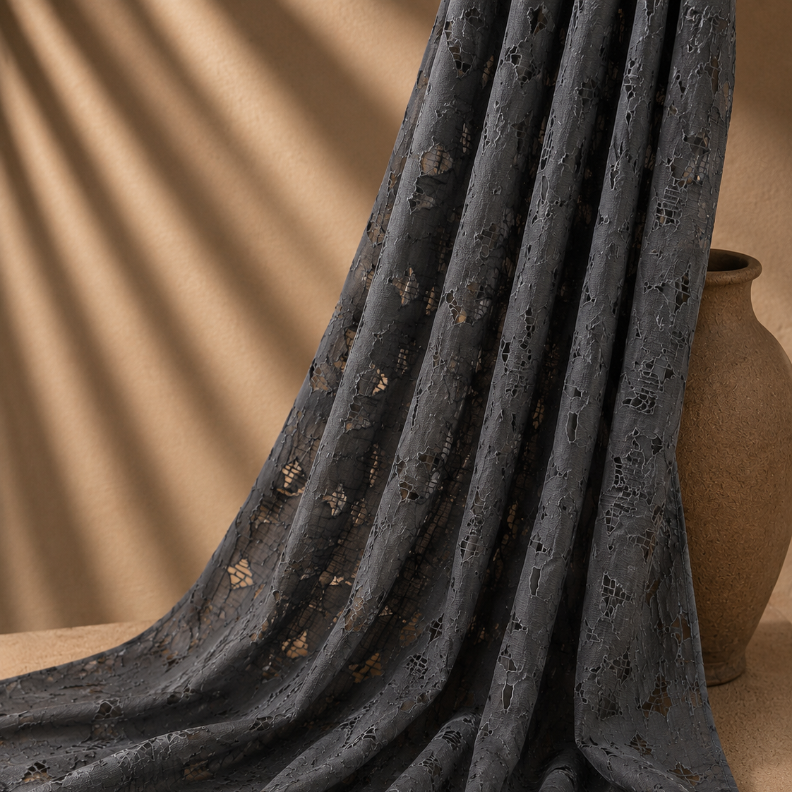 AÉRIS: Openwork jacquard with devoré effect