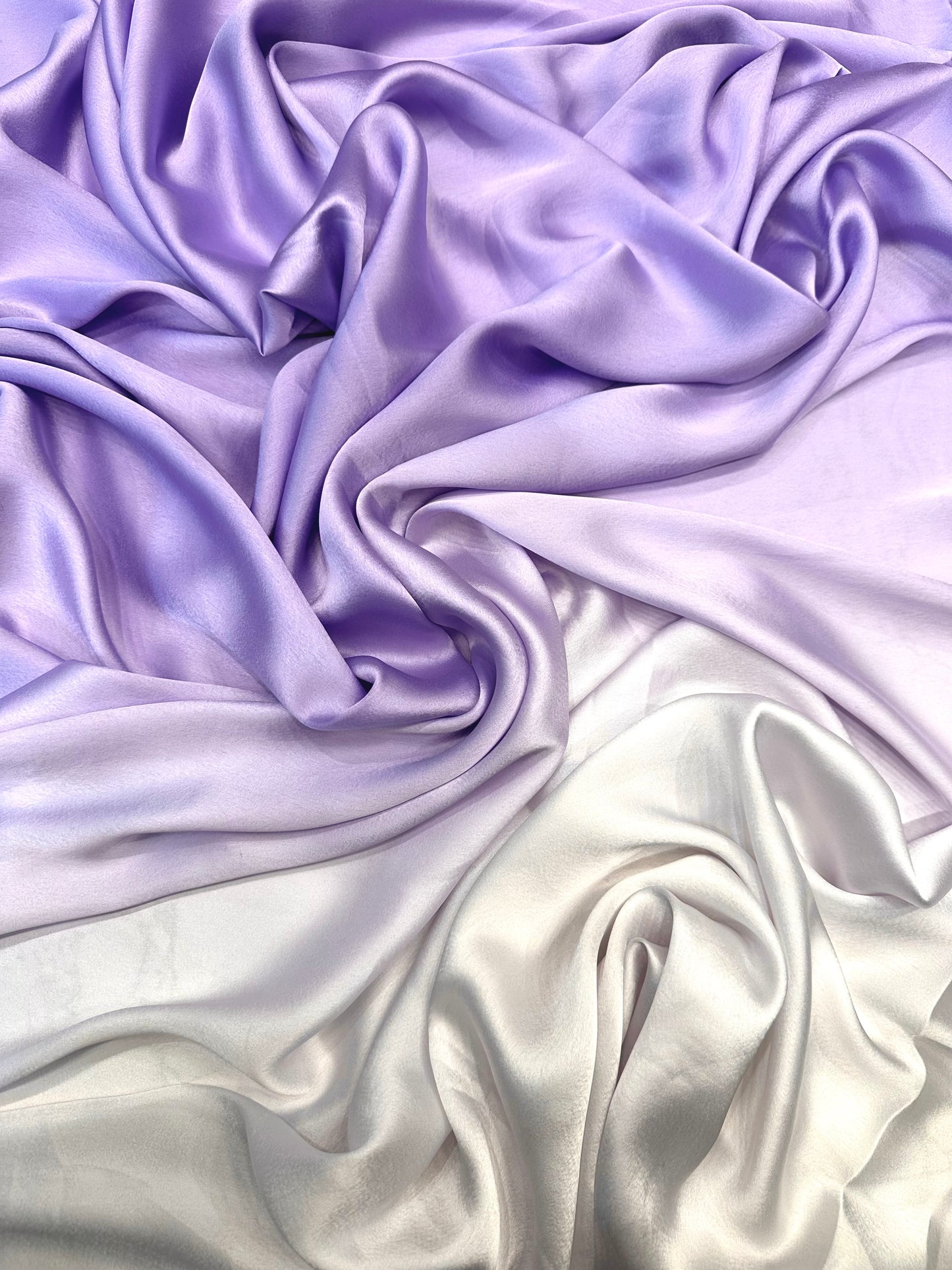 AIKO: Satin dégradé effet lavé nuance lila-écrue