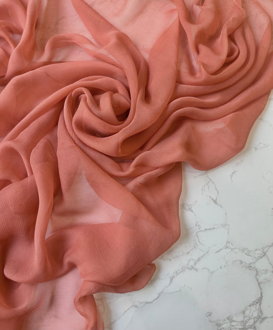 PULCINO: Mousseline de soie française crinkle - terracotta