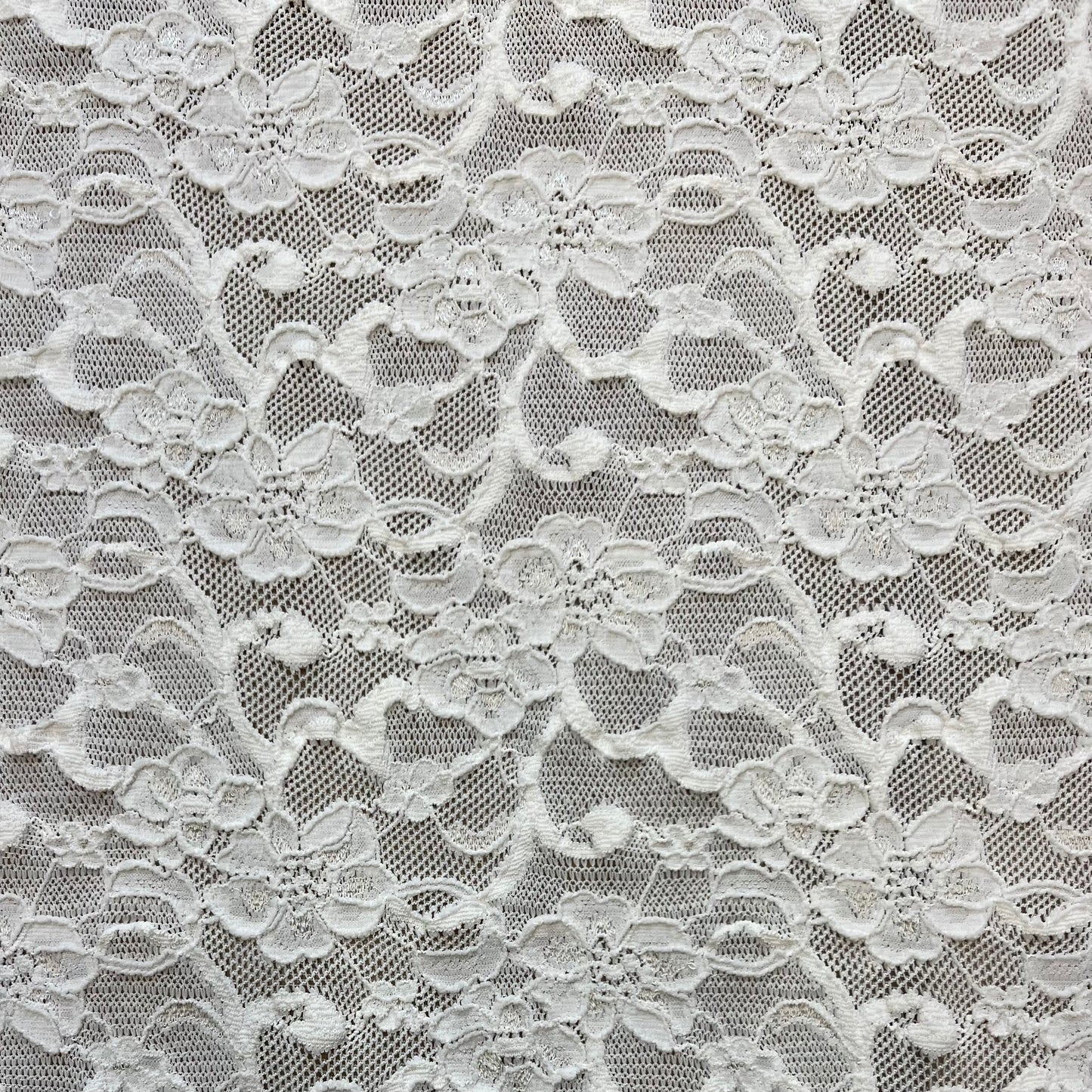 HARMONIE: Dentelle florale en maille écrue