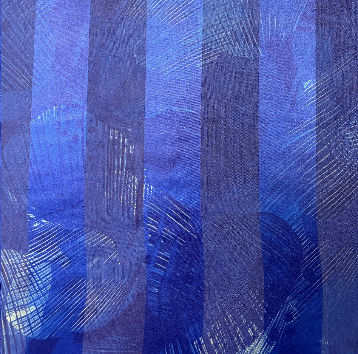 ISÉRIA : Bande satin imprimé graphique bleu électrique