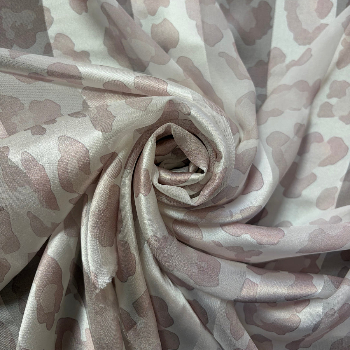 MIREYA : Bande satin imprimé animalier rose poudré sur fond ivoire