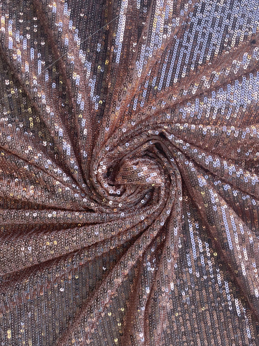 AYA: Sequin rose gold brodés sur tulle