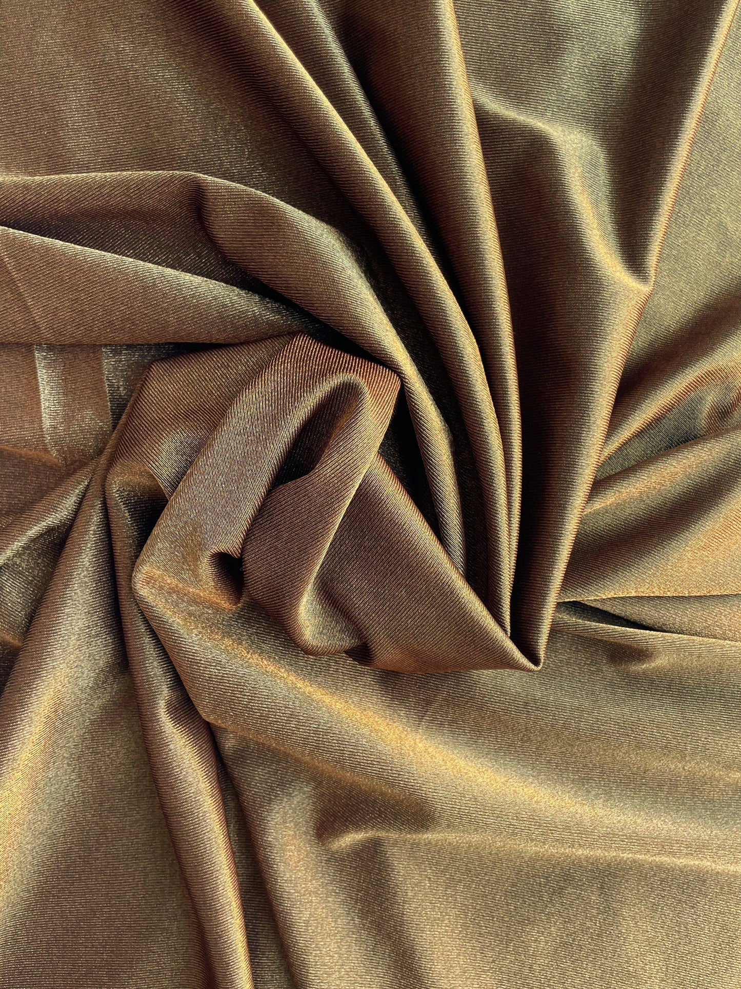 LIOR: Maille lamé doré