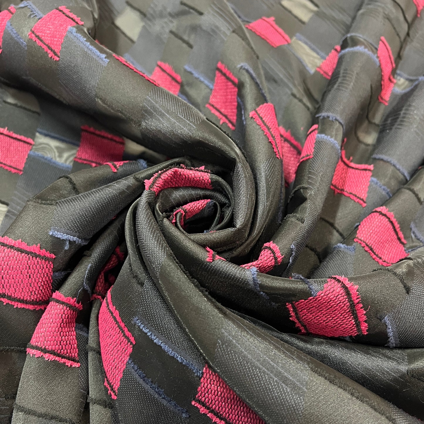 PRISMA: Geometric jacquard on an organza base