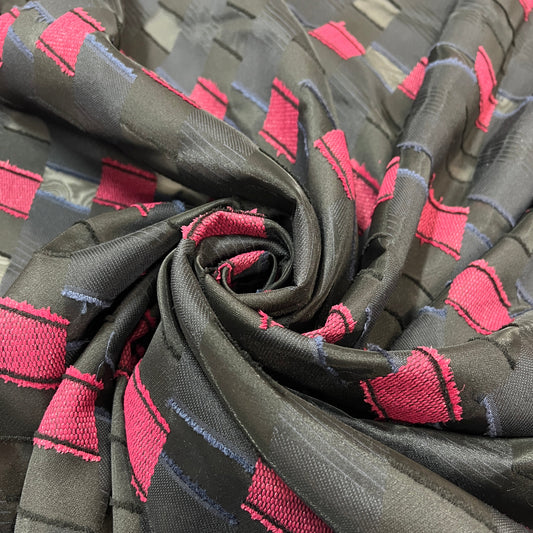 PRISMA : Jacquard géométrique sur base Organza