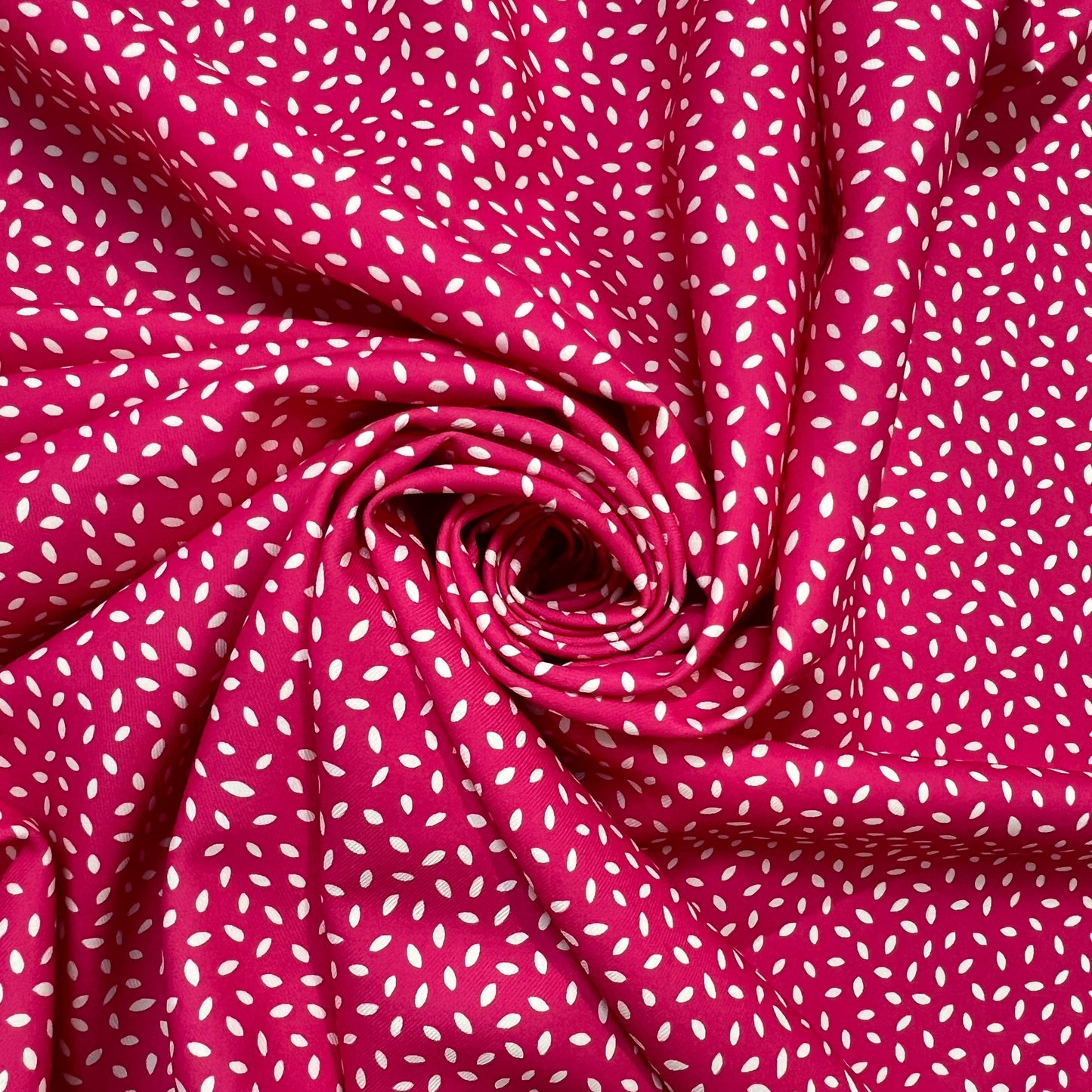 Charlotte : Toile rose imprimé à poids graphiques