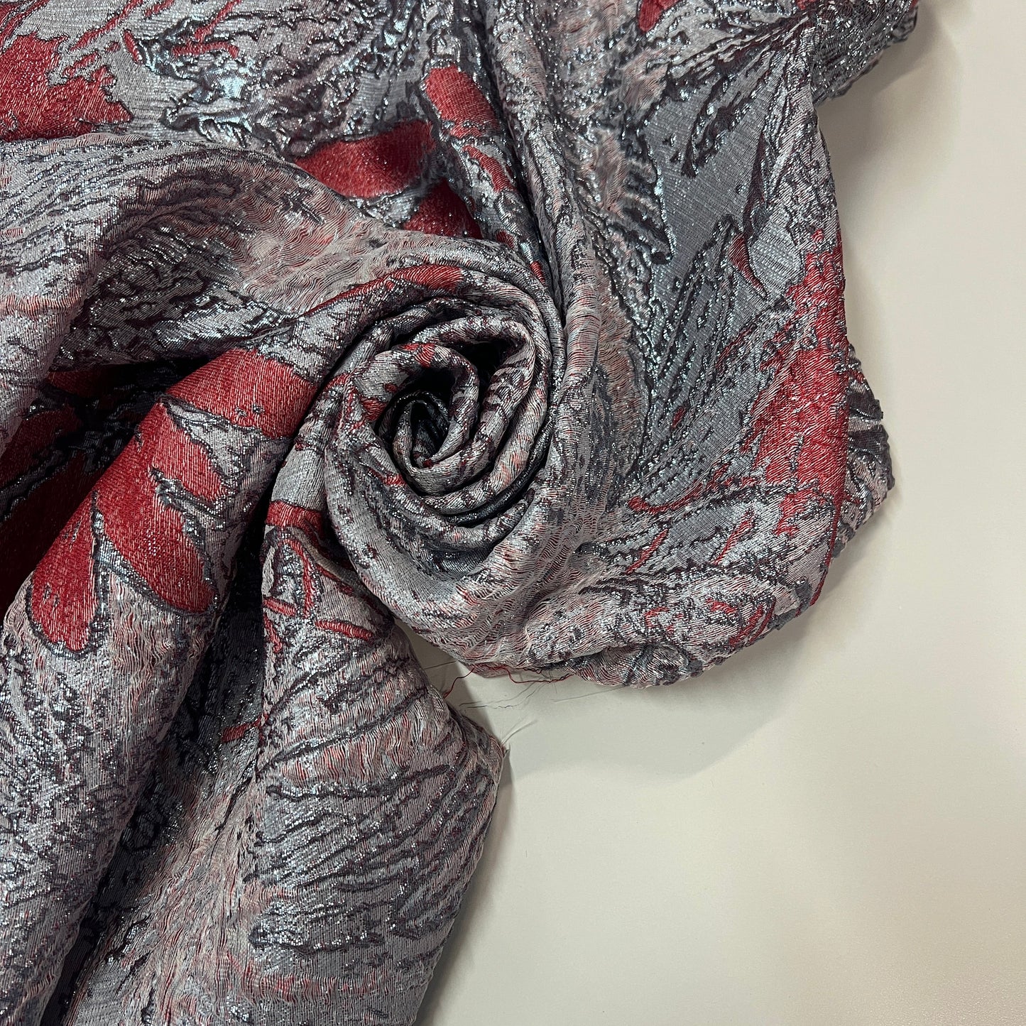 AARON: Brocard couture fleurs tissés