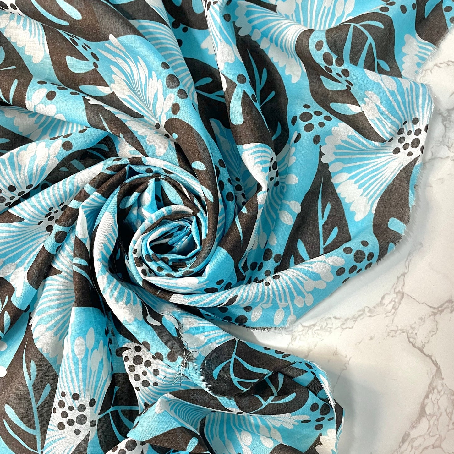 CURTIS: Voile de coton imprimé fleurs tropicales