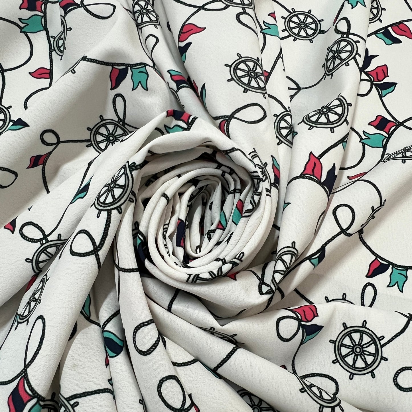 NYXIE: Crêpe froissé imprimé marin graphique