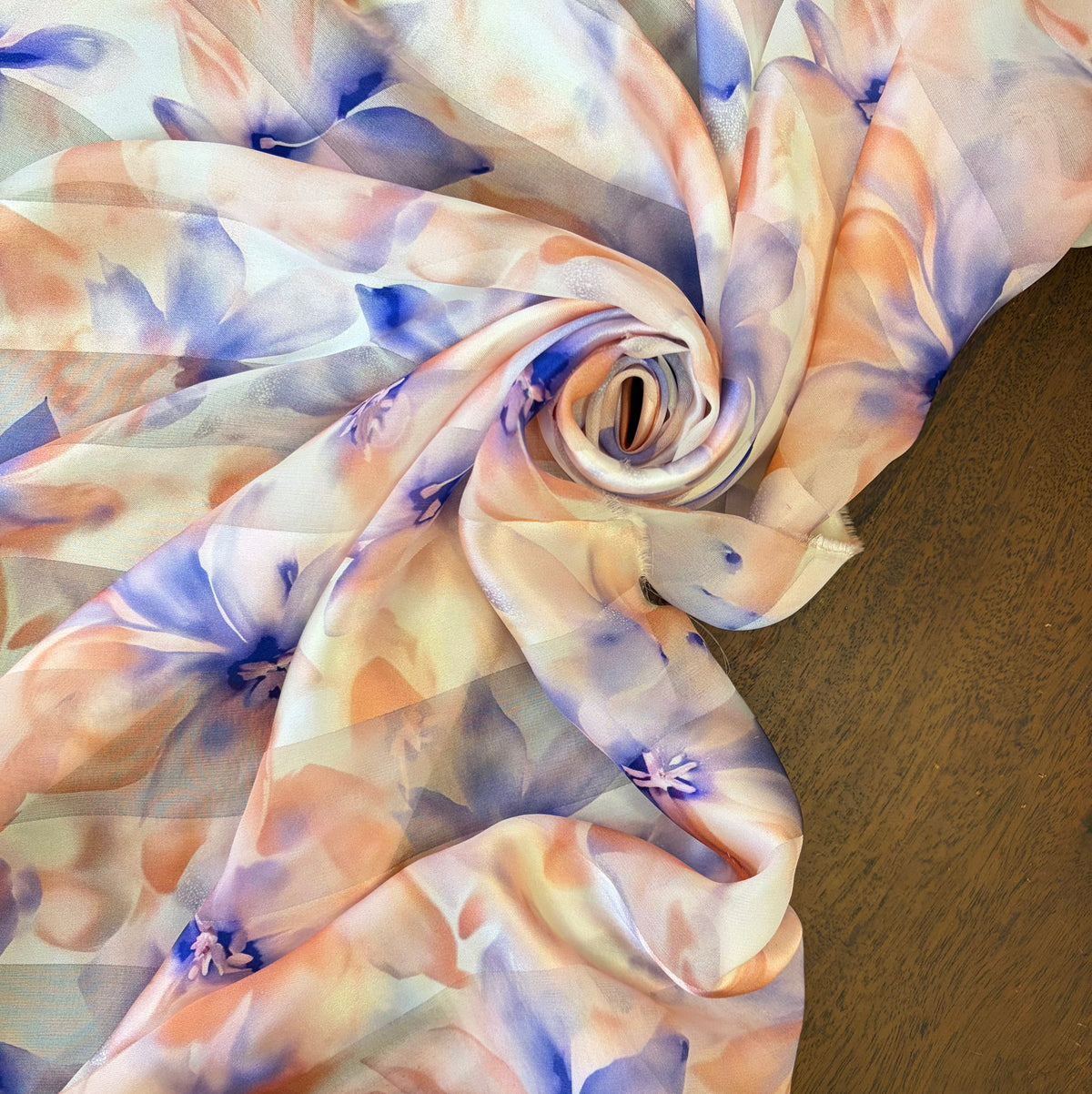 SOLÉANE : Bande satin à fleur bleue et rose