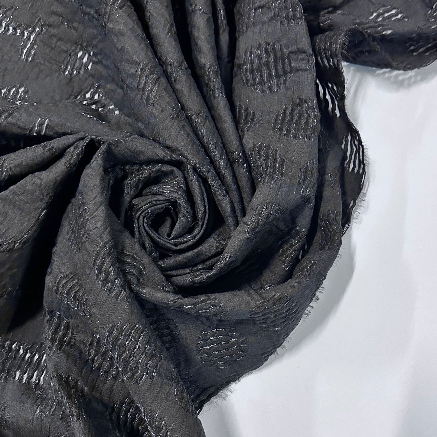 AÉRIS: Openwork jacquard with devoré effect