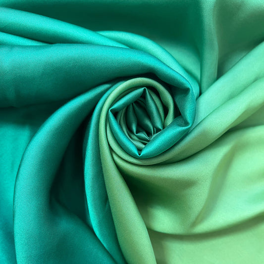 Maena : satin viscose dégradé vert