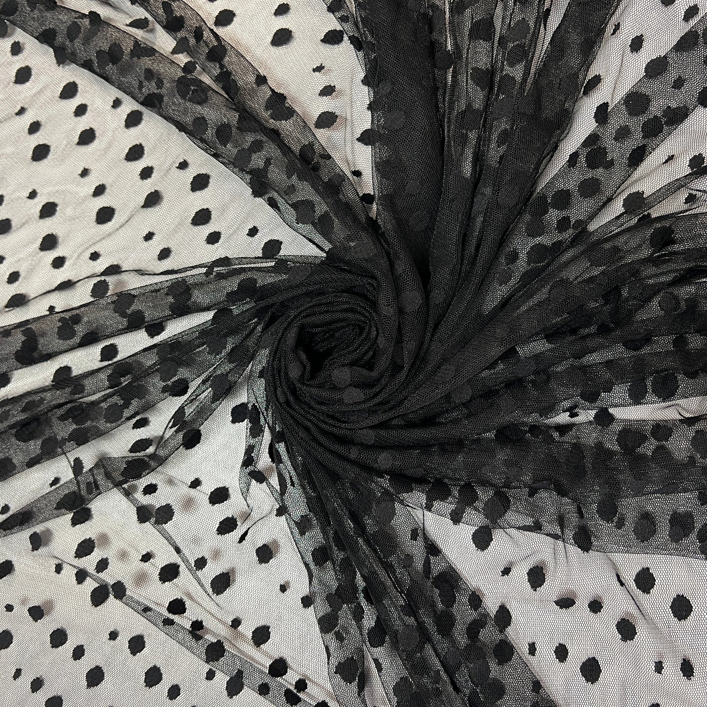 IRIS : Tulle motif petits pois noirs