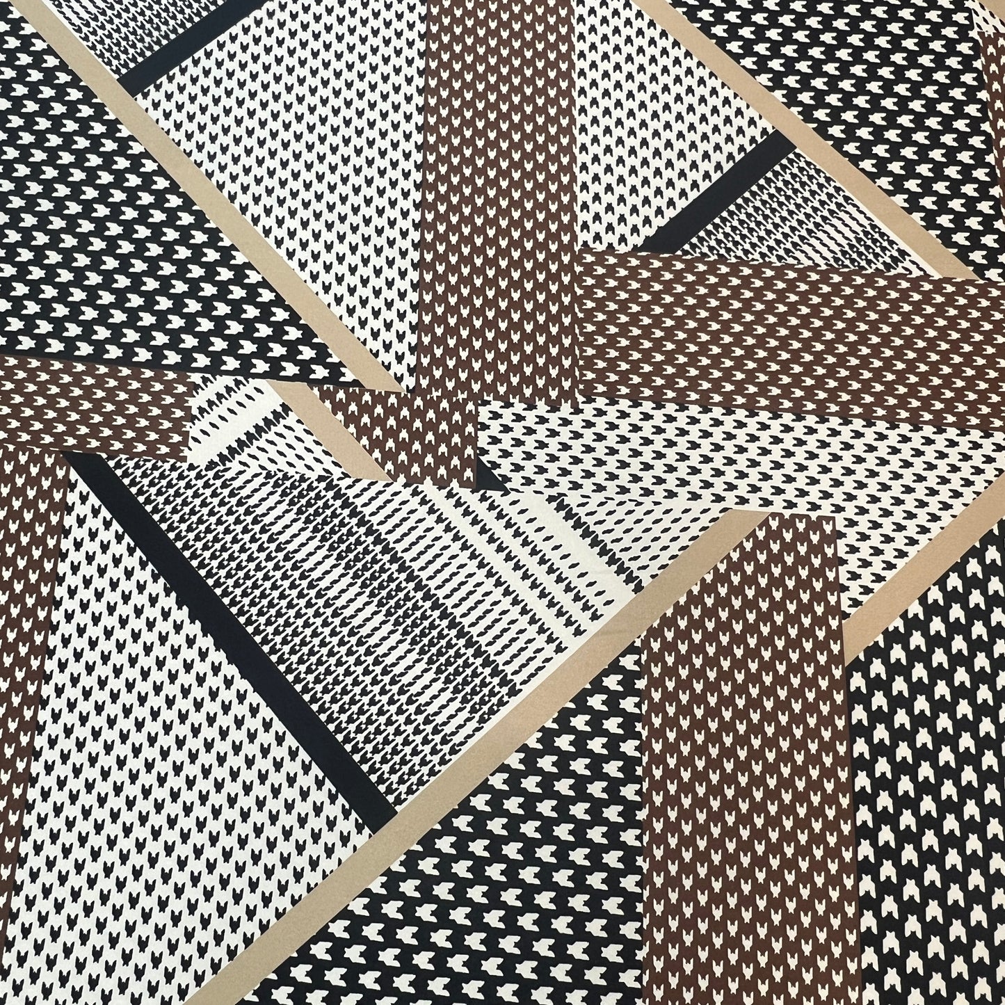 Linéa : Satin imprimé pied-de-poule graphique