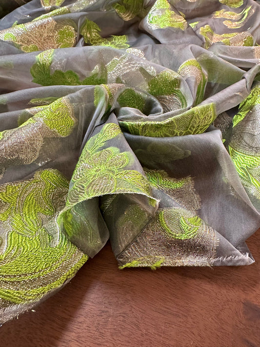 FIO: Organza de soie brodé floral