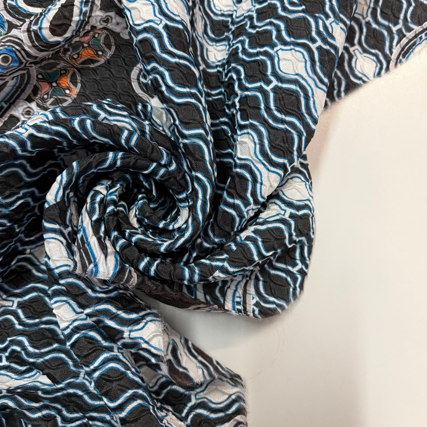 Lili: Organic print crêpe waffle