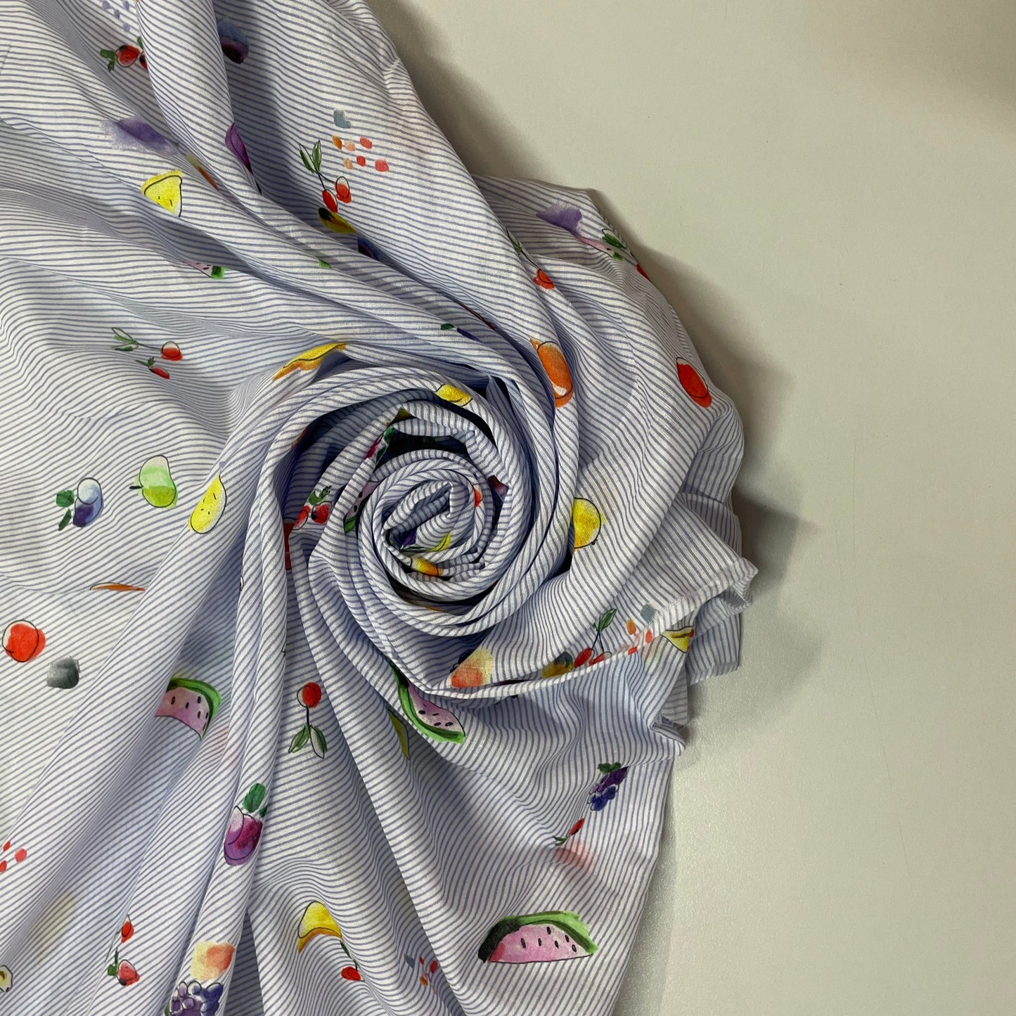 POMELINE: Voile de Coton rayé imprimé fruits