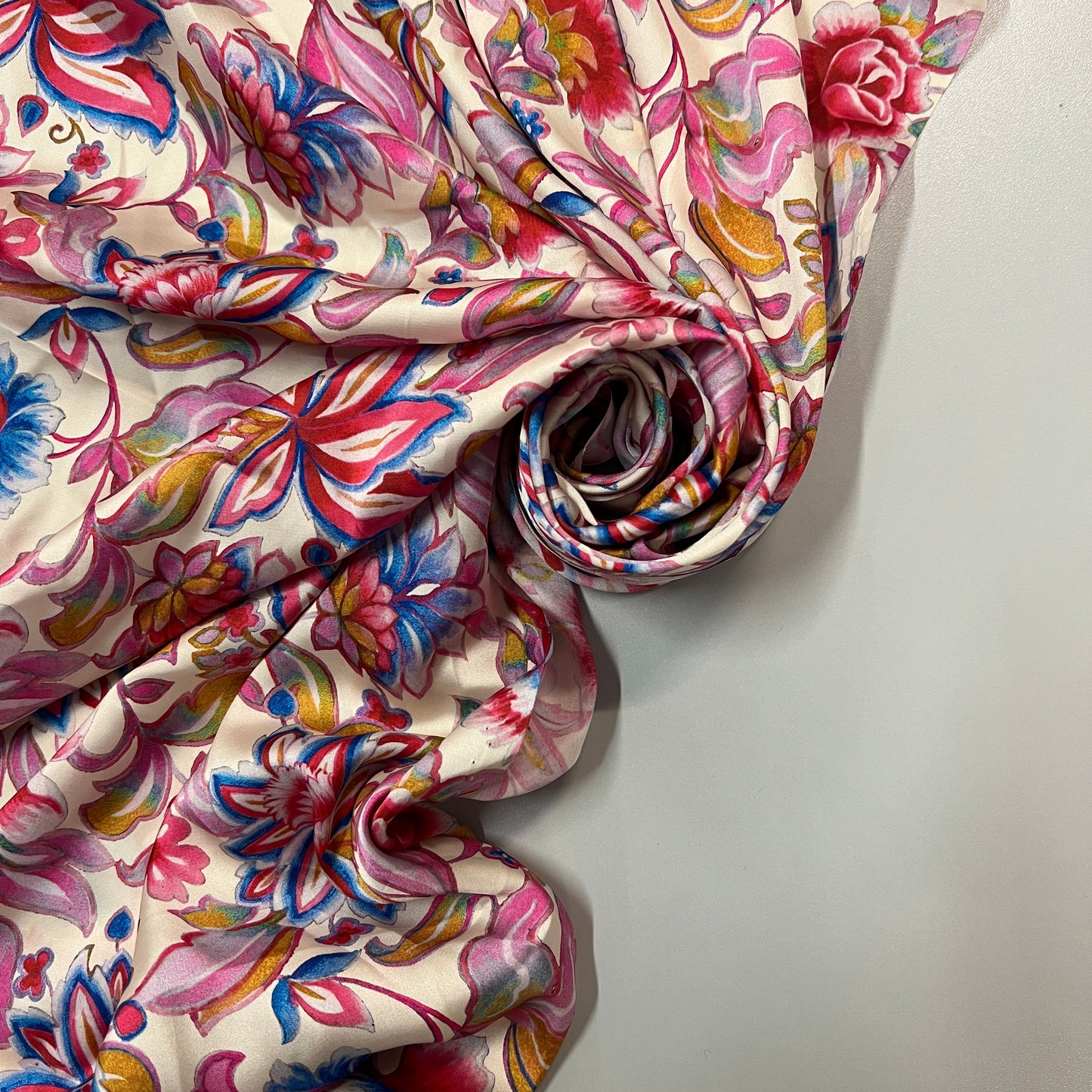 COUPON : SATIN IMPRIMÉ FLORAL