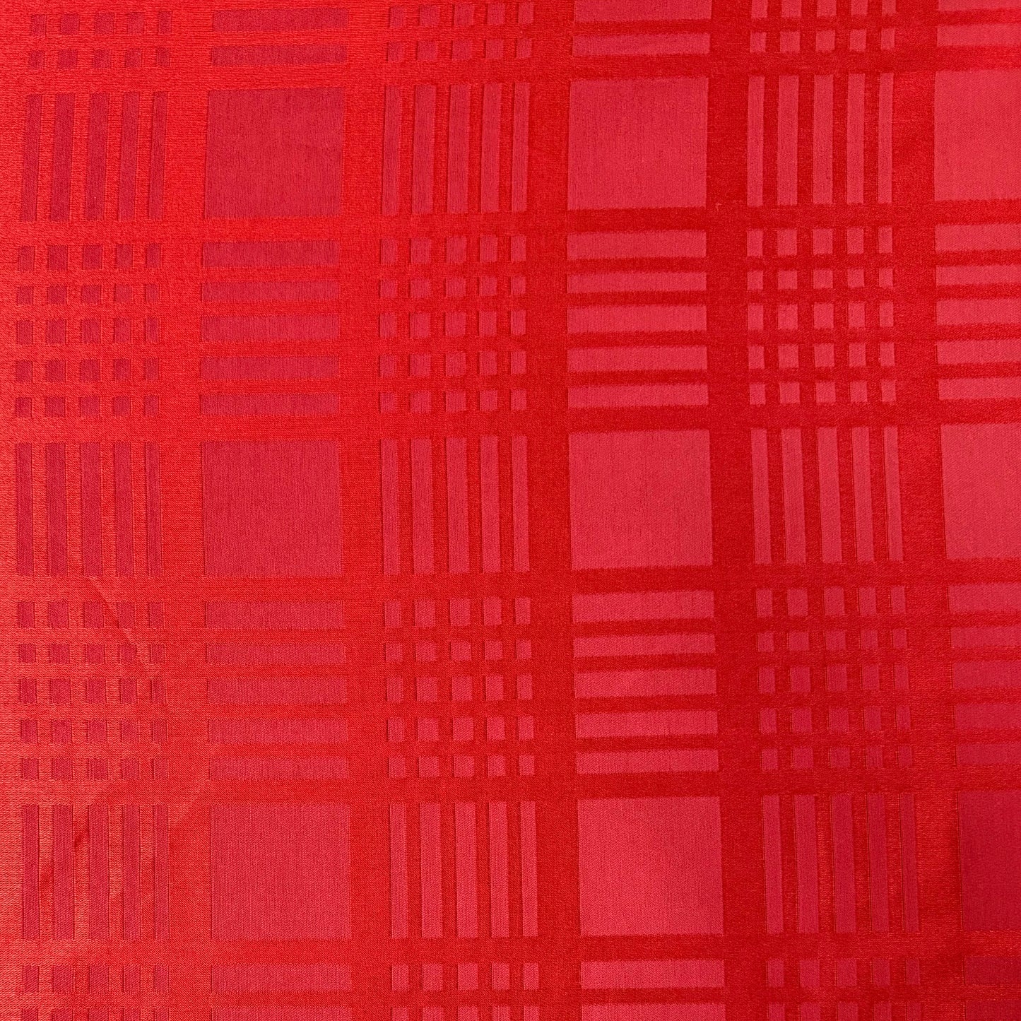 LIVIA : Satin viscose imprimé carreaux rouge