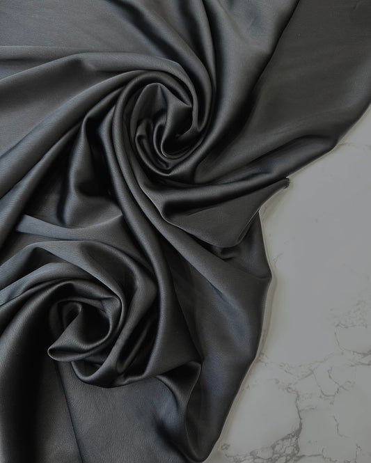 MINELI: Crepe viscose-poly lycra envers satin noir