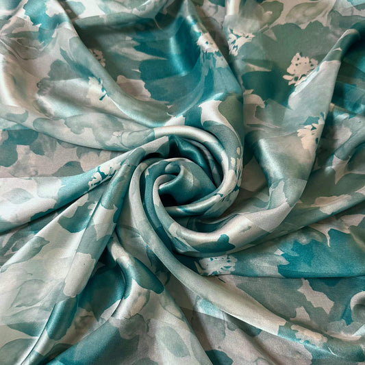 Bande satin imprimé en soie KYO de Tiss'ART, élégante, avec motif floral, idéale pour accessoires ou décoration textile.