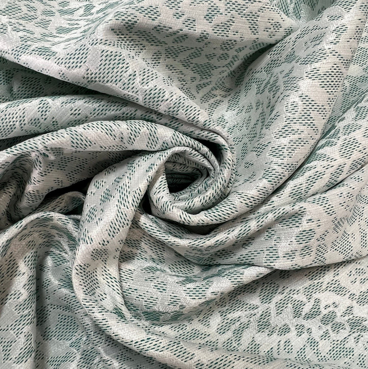 FLOREA : Jacquard coton floral ajouré