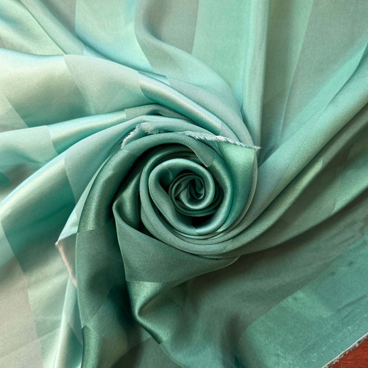 YSÉ : Bande satin dégradé bleu vert