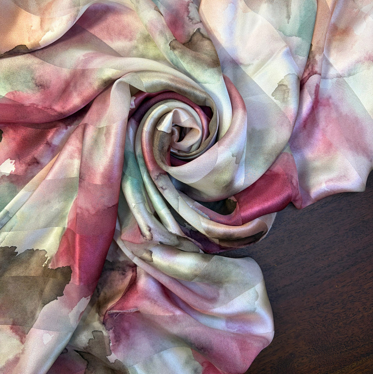 ÉlORINE : Bande satin à motif abstrait