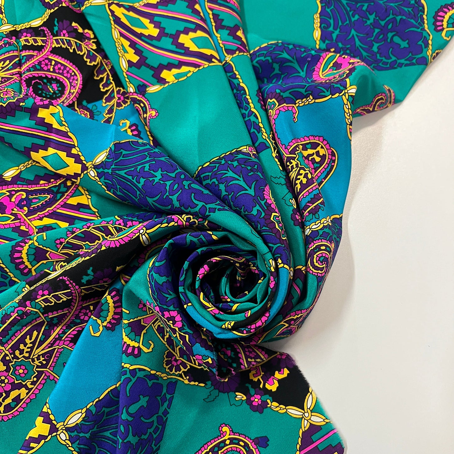 COUPON : CRÊPE VISCOSE IMPRIMÉ CACHEMIRE