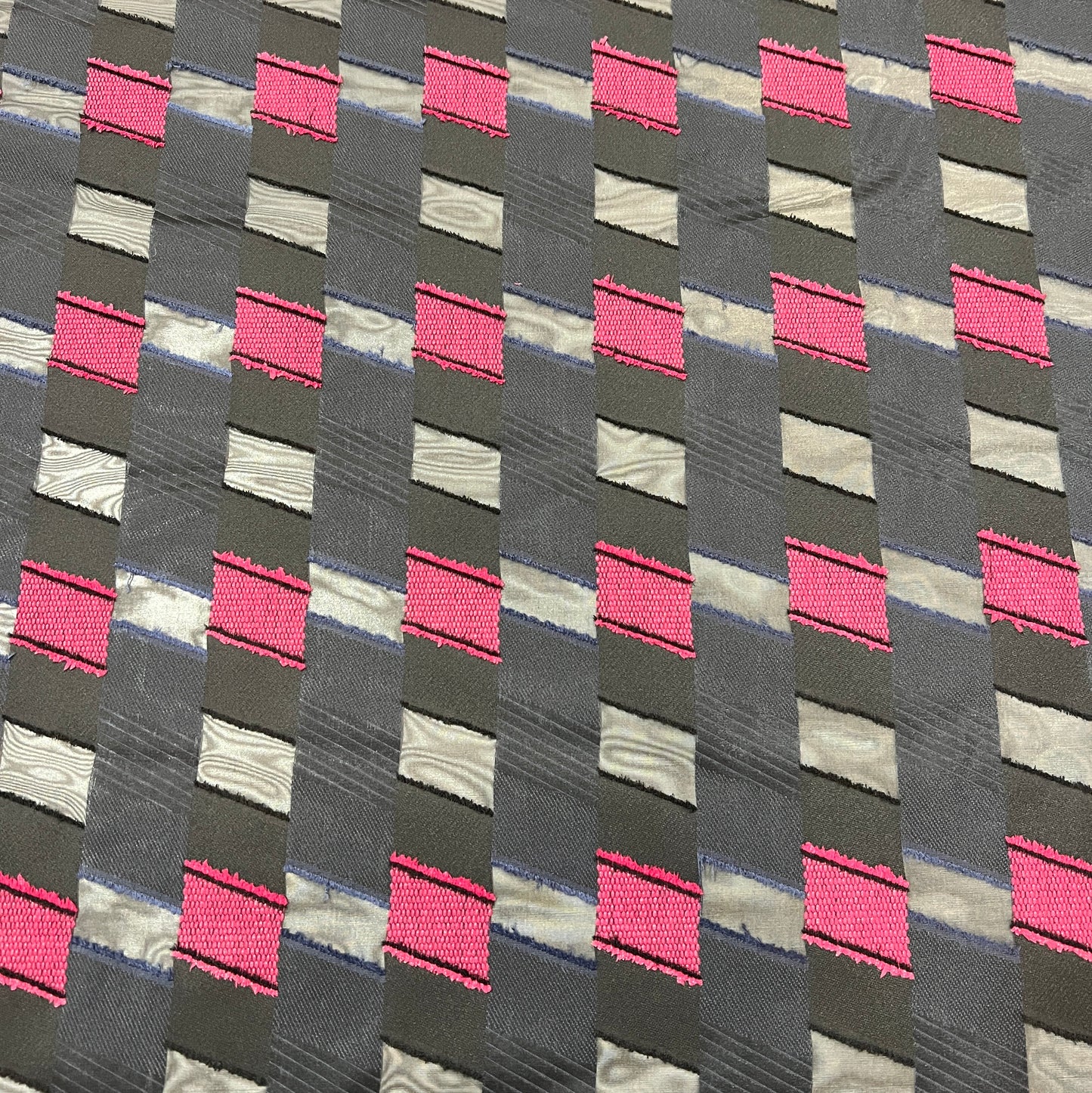 PRISMA: Geometric jacquard on an organza base