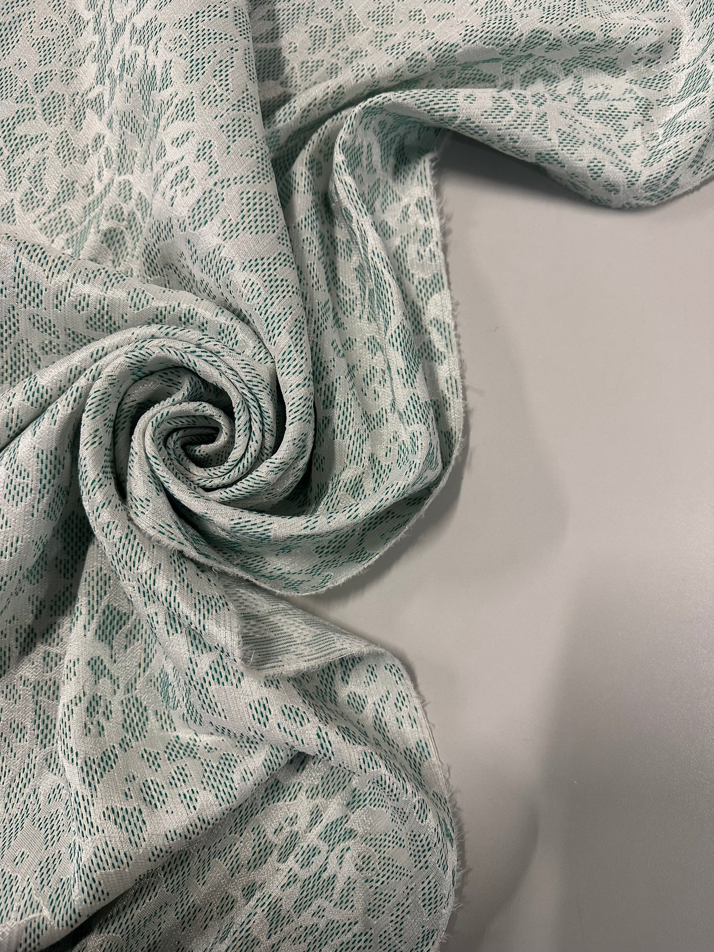 FLOREA : Jacquard coton floral ajouré