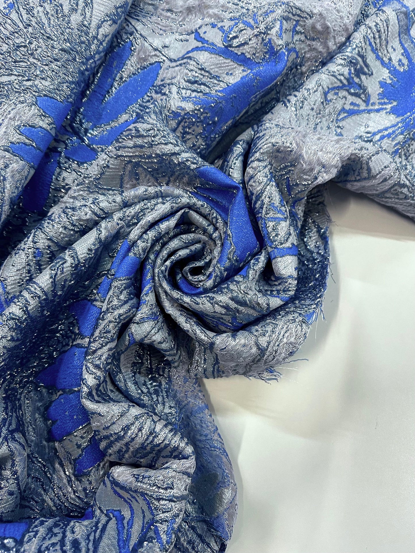 LENNY: Brocard couture fleurs tissés