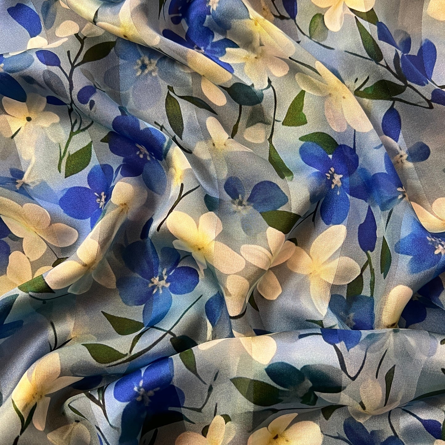 Anastasia : bande satin à motifs fleurs bleues et jaunes