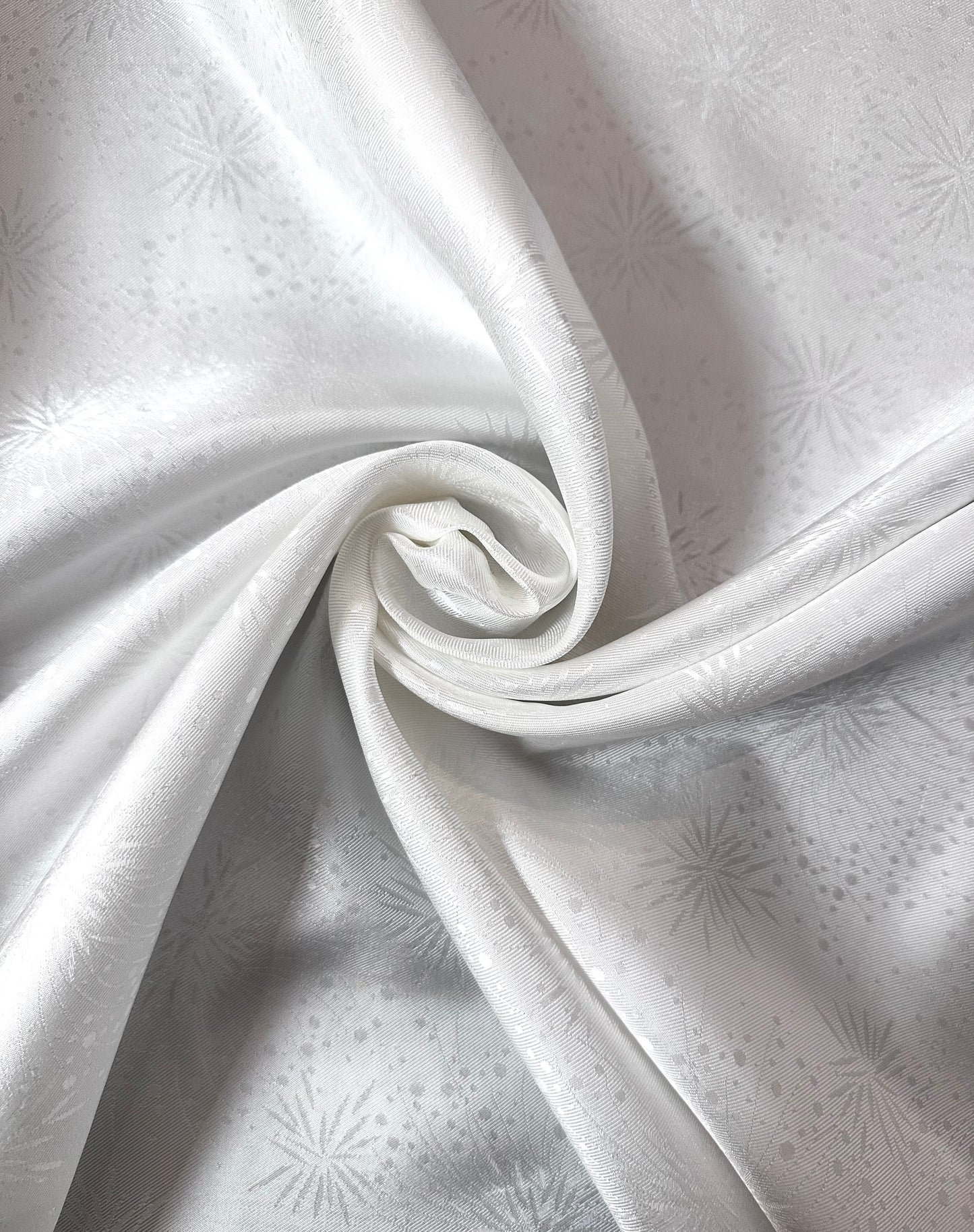 SELENE: jacquard de soie sur twill