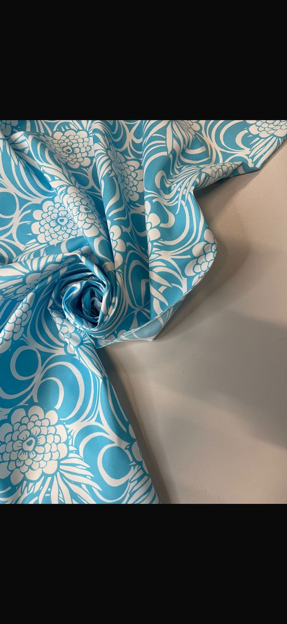 Aquarius : Toile déperlante motif floral arabesque