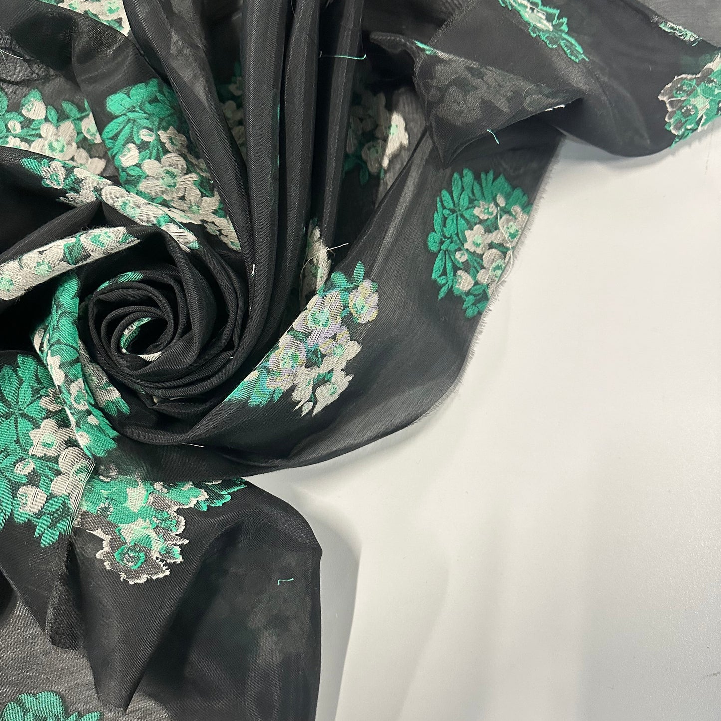 BLOSSOM : Organza fil coupé à fleurs
