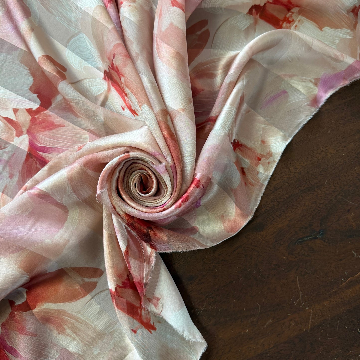 CALISTA : Bande satin imprimé floral romantique