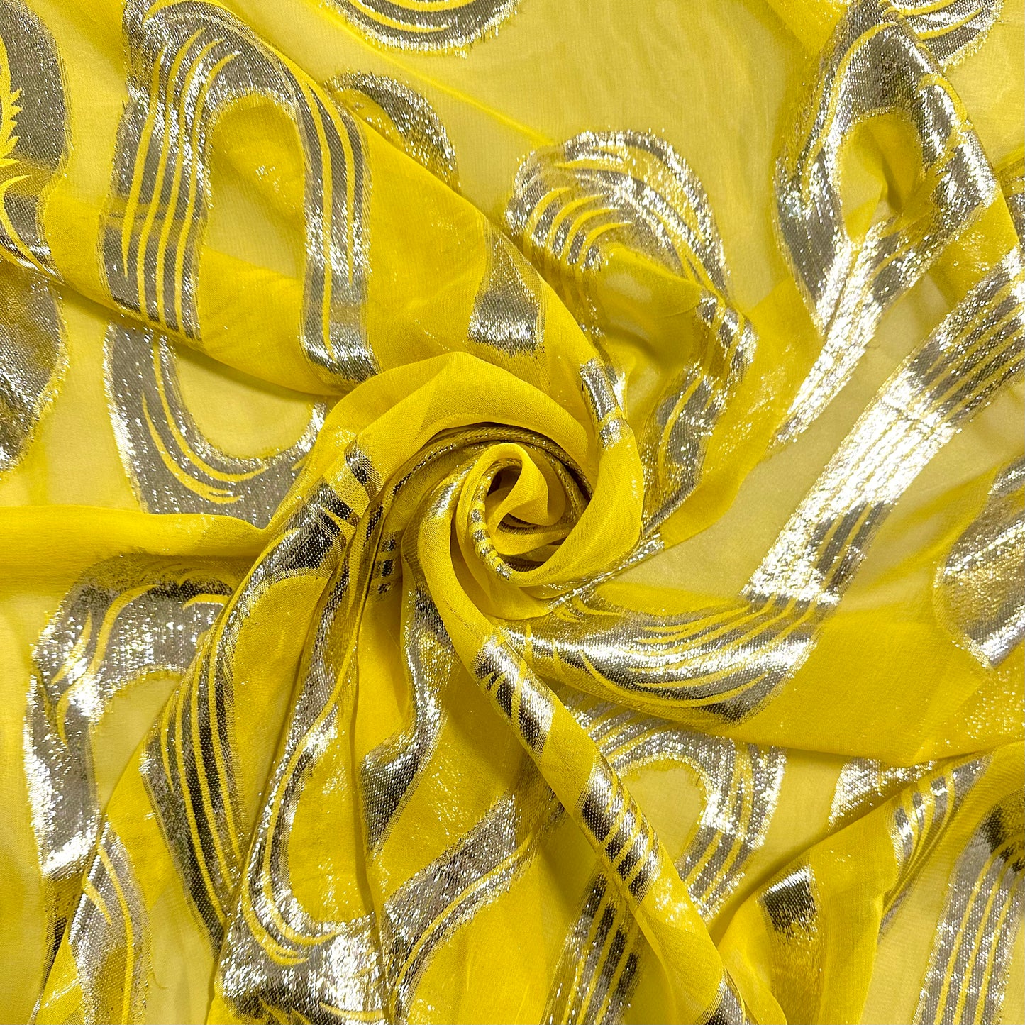 AURORA : Georgette motif ondulé en lurex doré