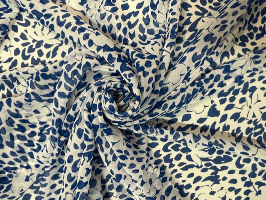 COUPON : CRÊPE GEORGETTE  à fleure bleu