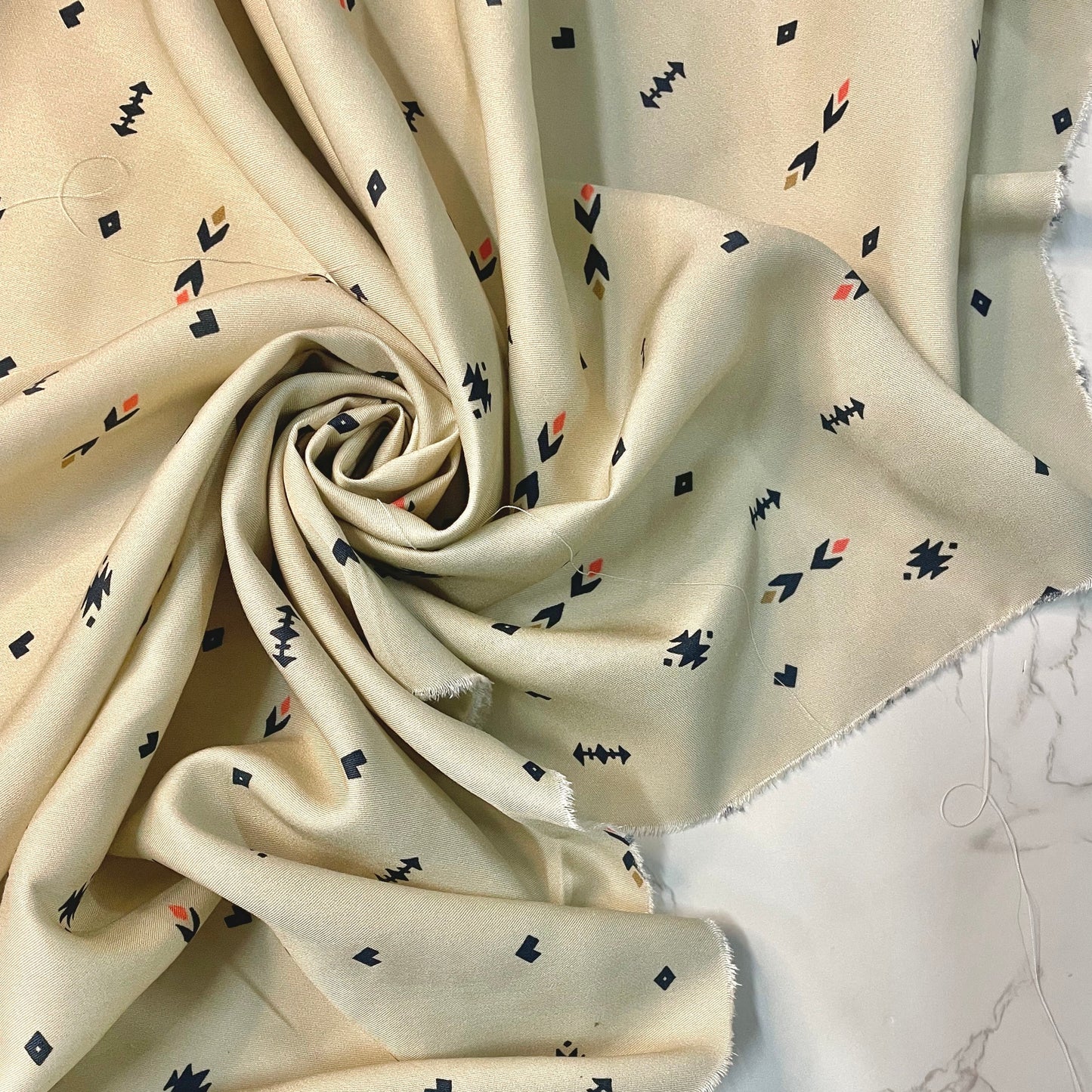 JEMAÏLI: Drap de viscose imprimé ethnique minimaliste