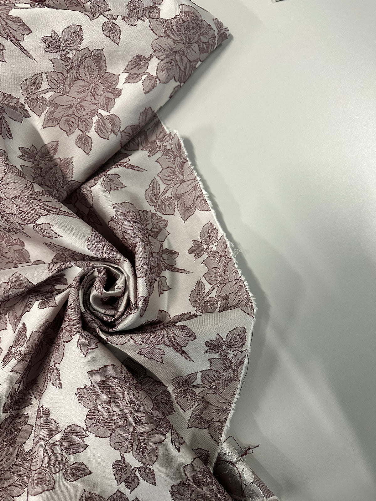 ROSE : Jacquard floral esprit romantique